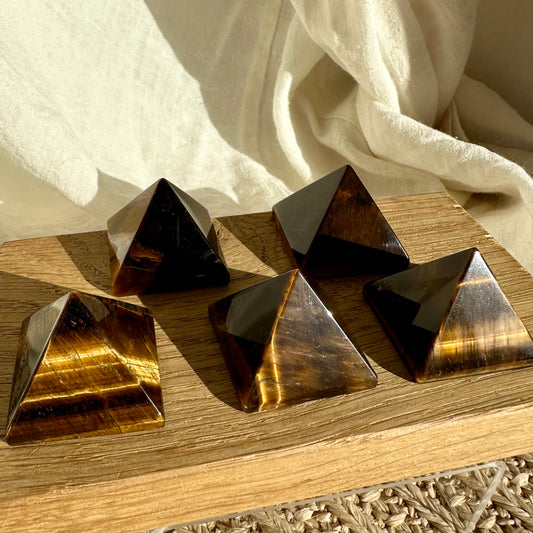Tigerauge Pyramide