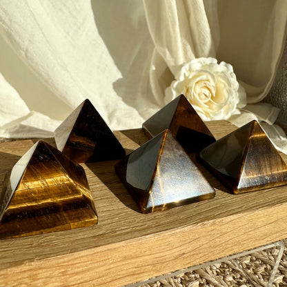 Tigerauge Pyramide