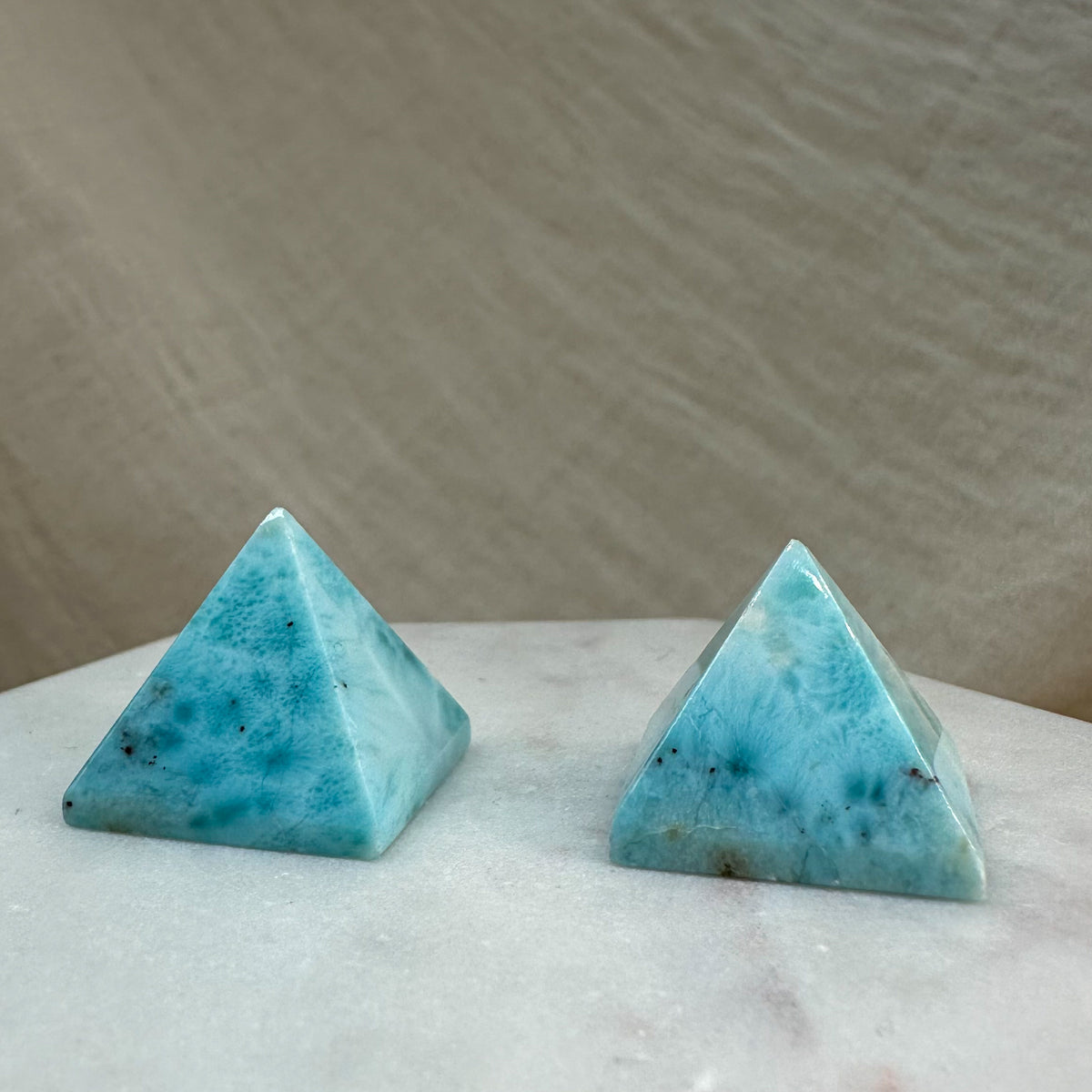 HQ Larimar Pyramide [A+B]