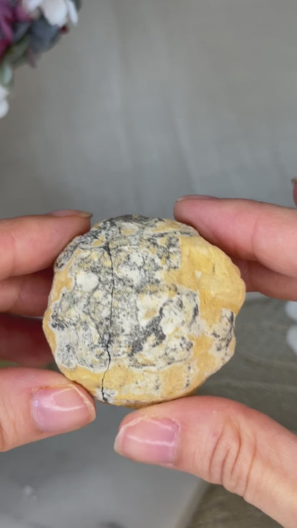 Kleine Quarz Geode / Überraschungs Geode