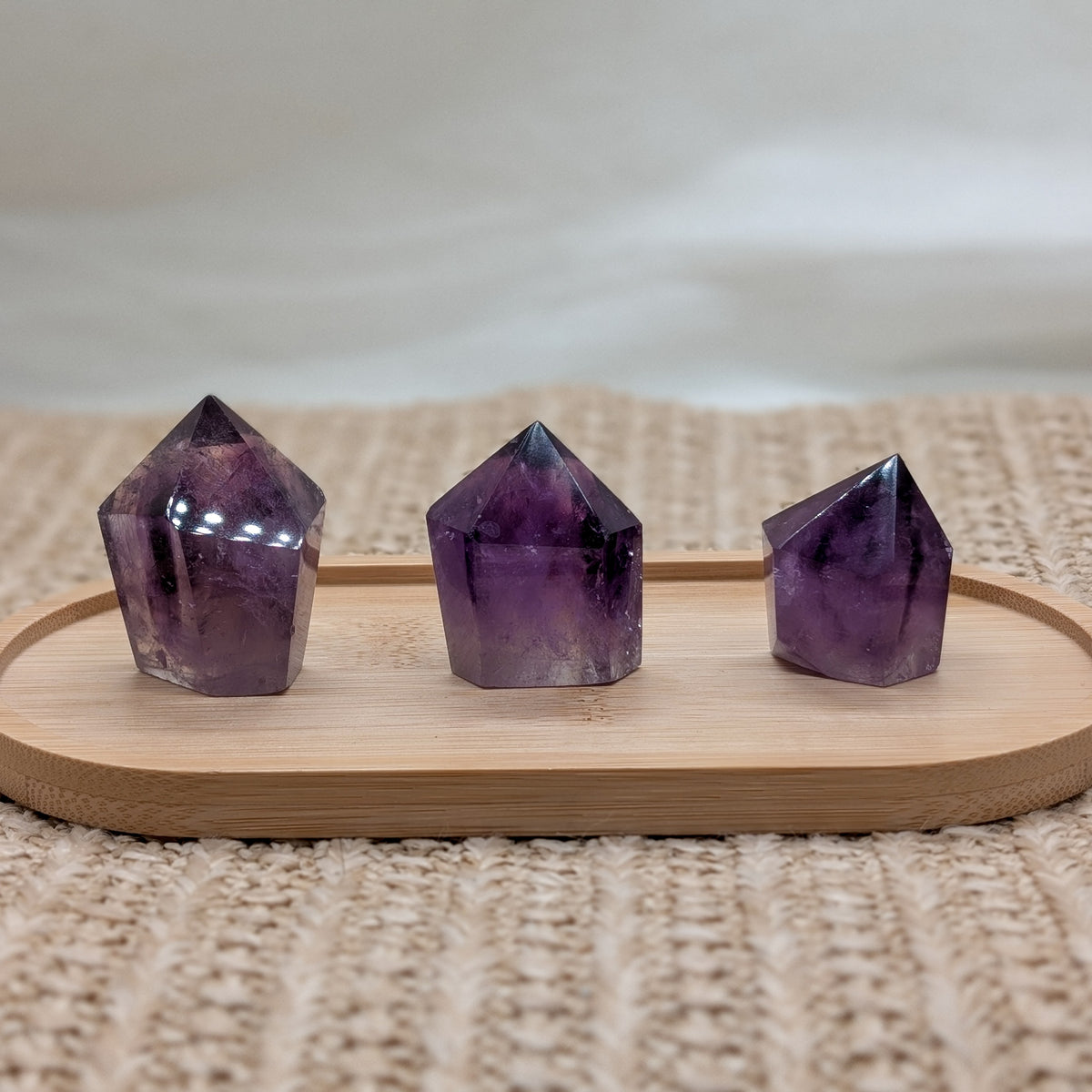 Dunkler Amethyst Turm [A-C]