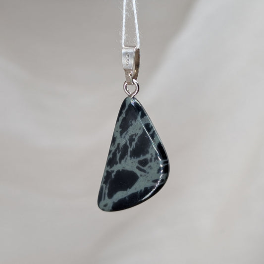 Spinnenweb Obsidian Kettenanhänger [B]