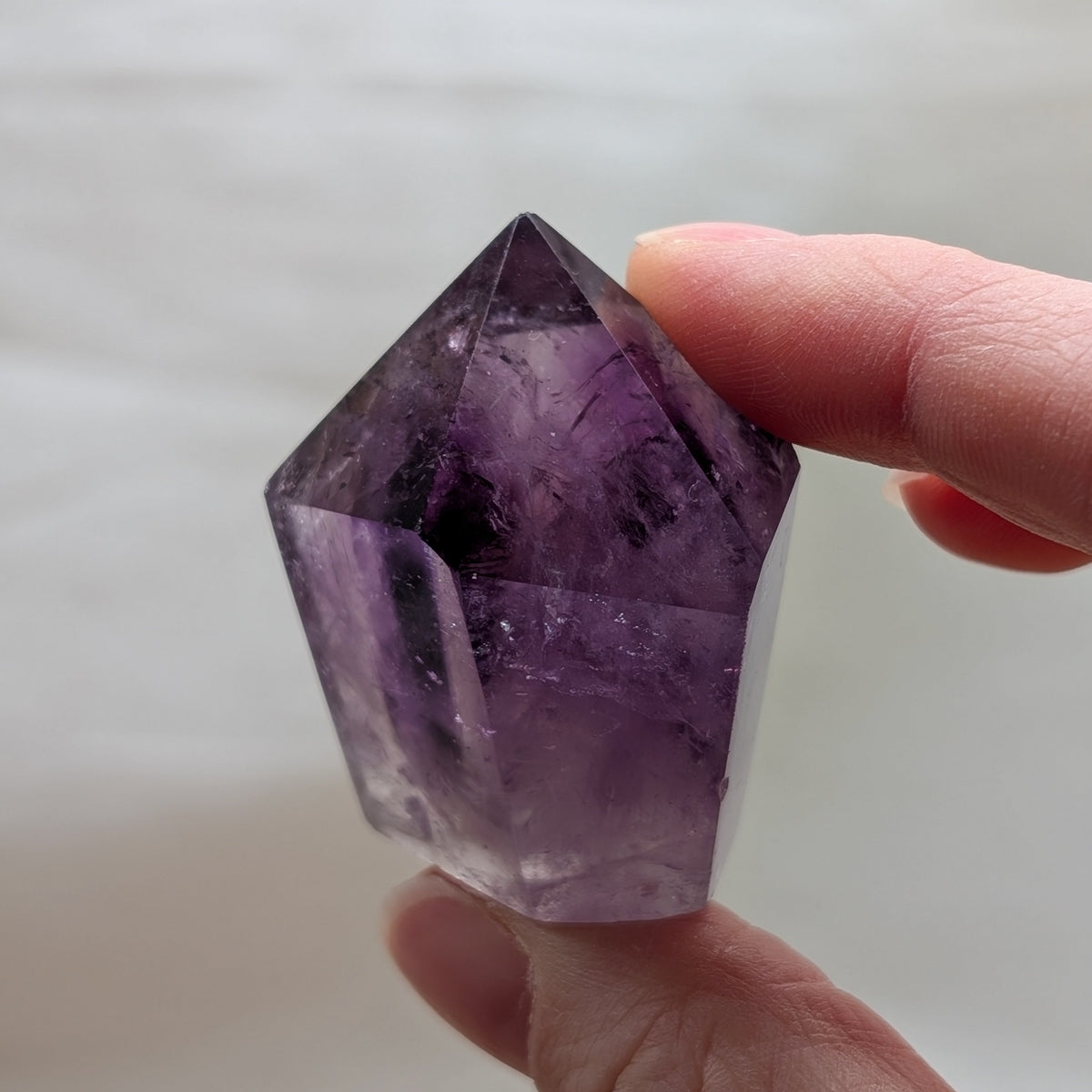 Dunkler Amethyst Turm [A-C]