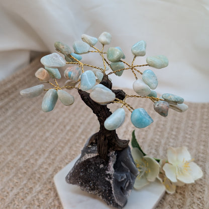 Edelsteinbaum Amazonit auf Druzy Achat