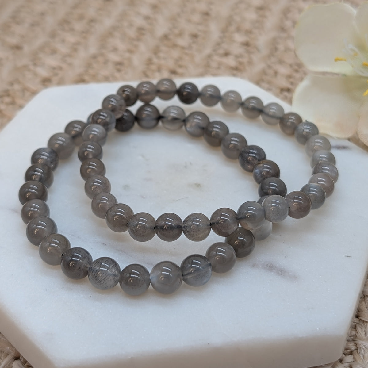 Grauer Mondstein Armband 6 mm