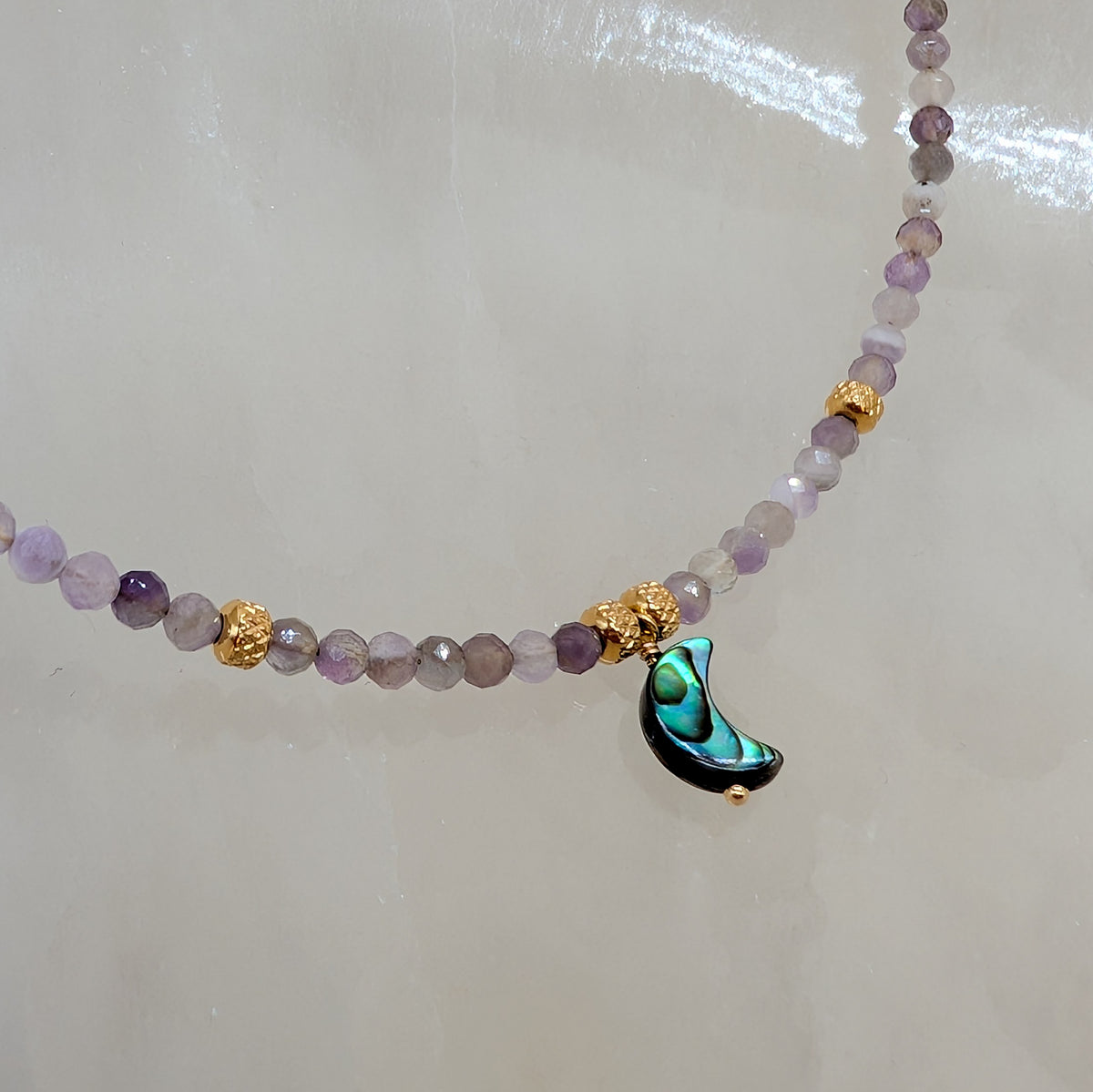 Amethyst + Abalone Mond Halskette