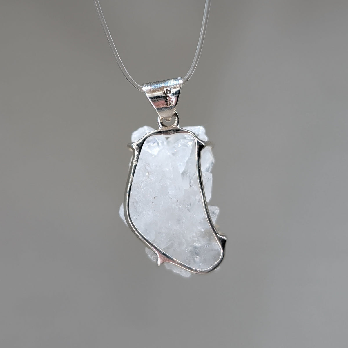 Bergkristall Kettenanhänger Rohstein, 925er Silber [R]