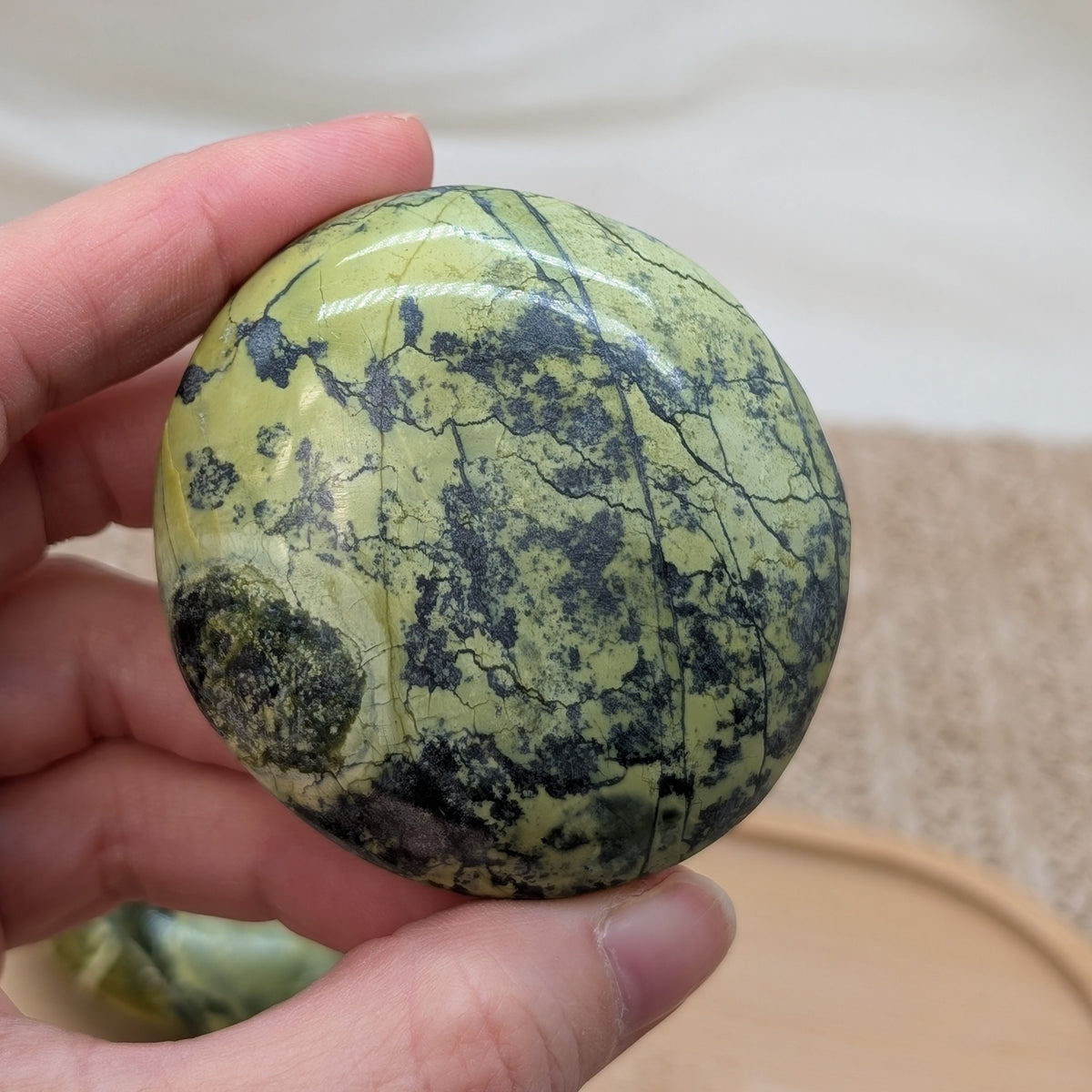 Serpentin Handstein mit Pyrit [A+B]