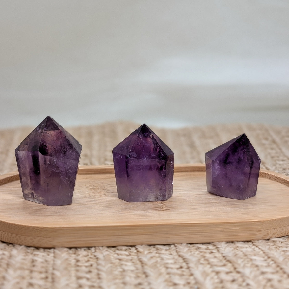 Dunkler Amethyst Turm [A-C]