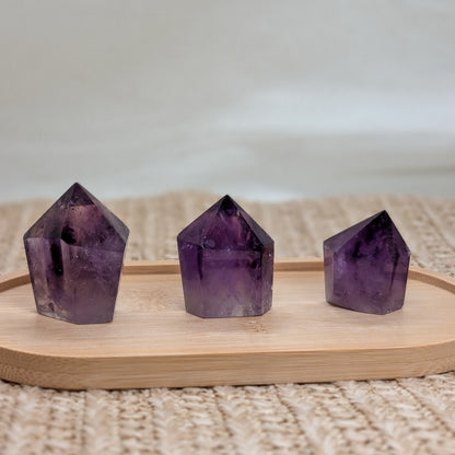 Dunkler Amethyst Turm [A-C]