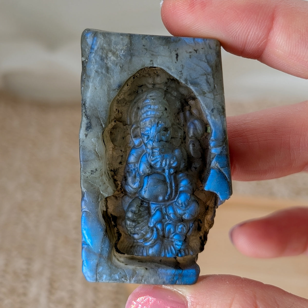 Flashy Labradorit Ganesha