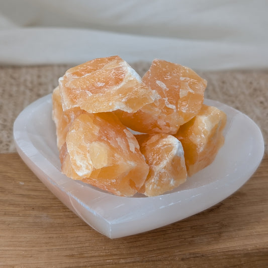 Orangencalcit Rohstein